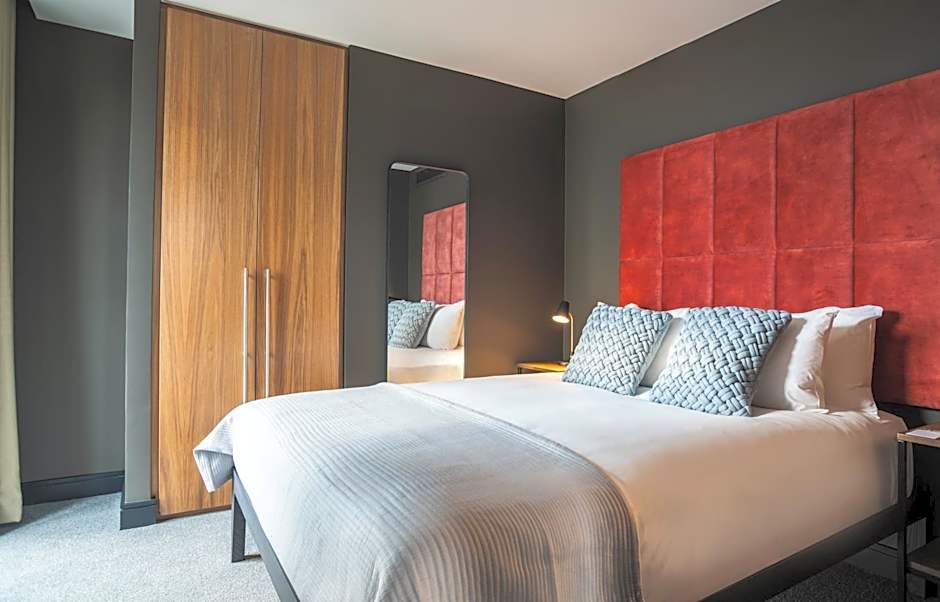 The Gate London City