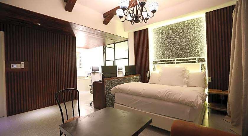 February Hotel SeongSeo