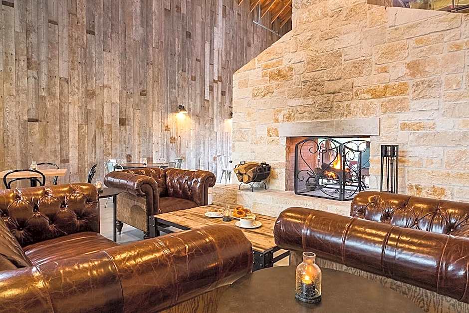 Lone Star Court, by Valencia Hotel Group