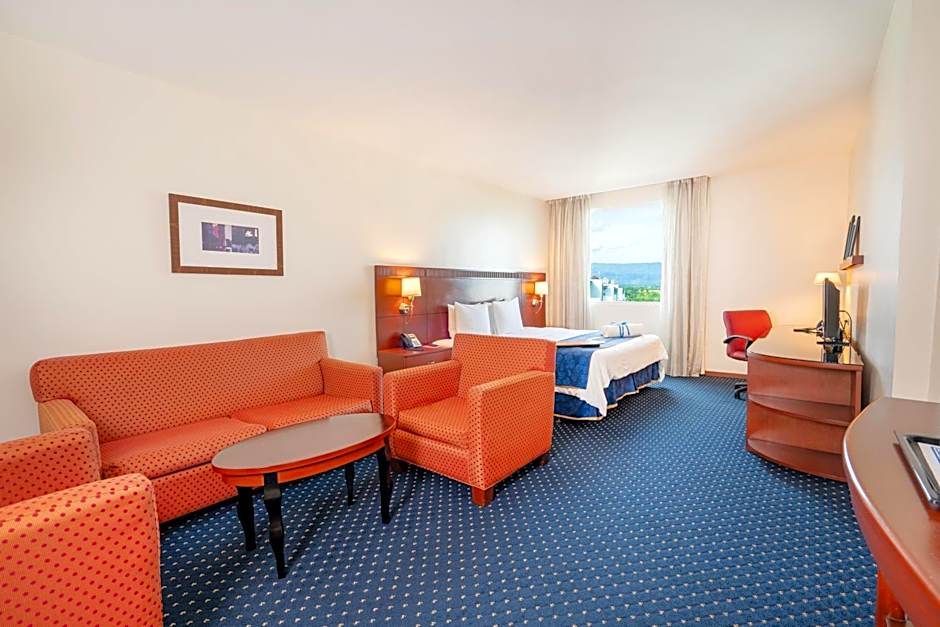 Hodelpa Garden Court