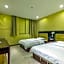 Guangzhou Business Hotel (Shangxiajiu Pedestrian Street Changshou Road Subway Station Branch)