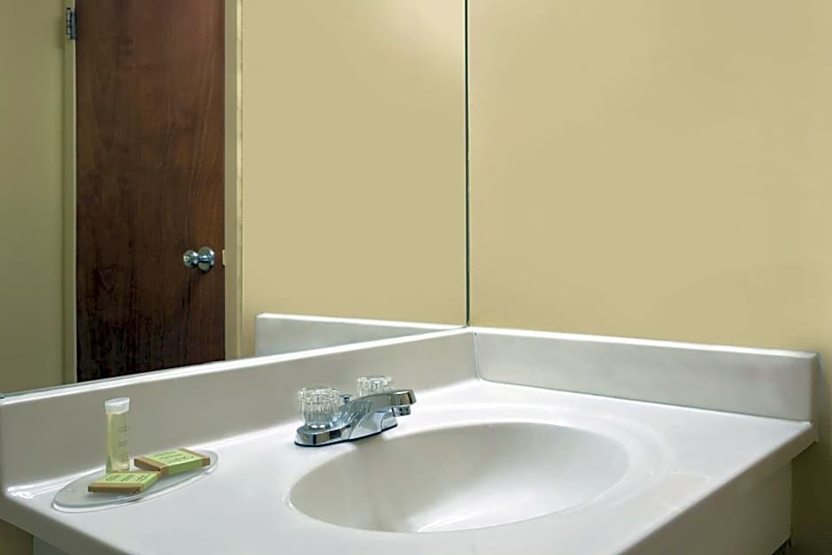 Super 8 by Wyndham Mt. Vernon