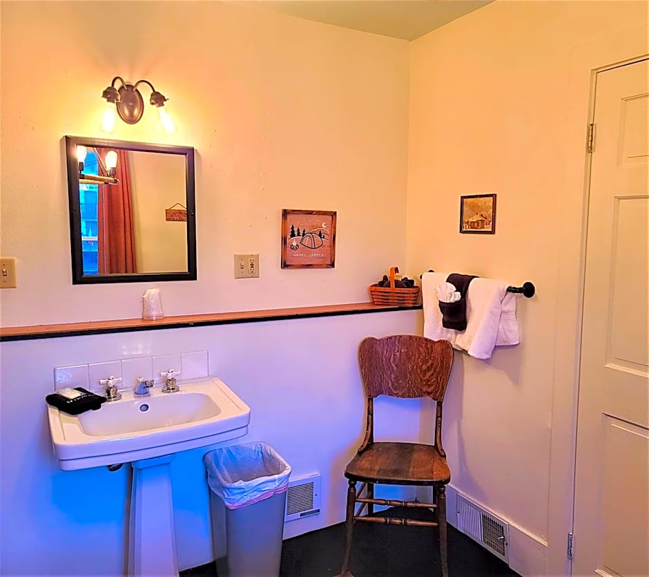 Mrs. Anderson's Lodging