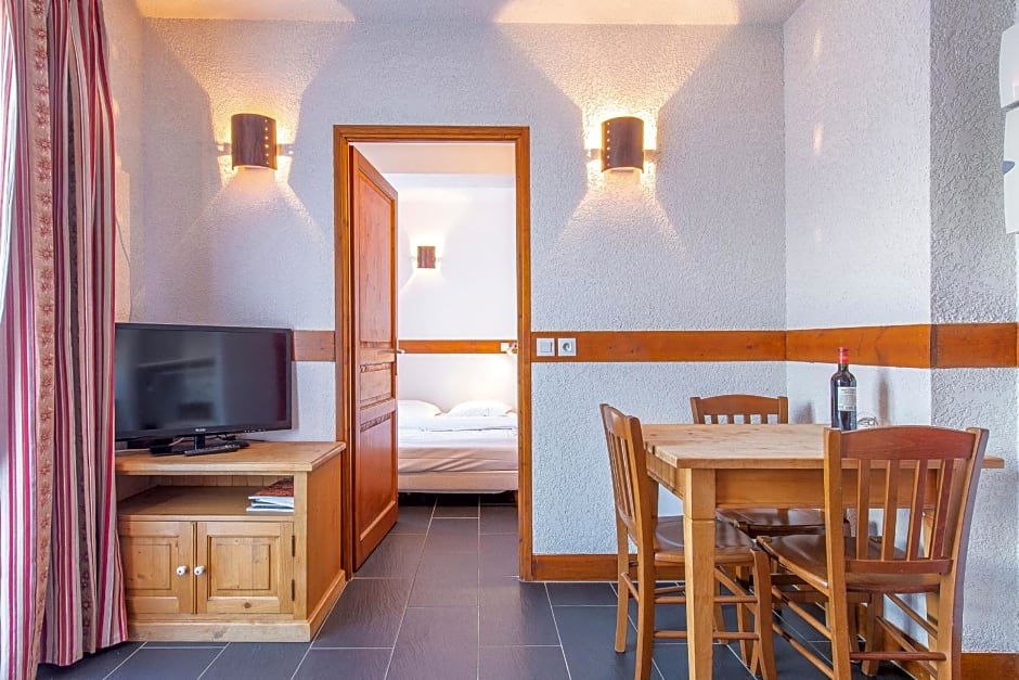 Les Aiguilles De Warens