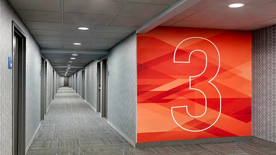 Holiday Inn Express Williamsbrg Busch Gardens Area By IHG