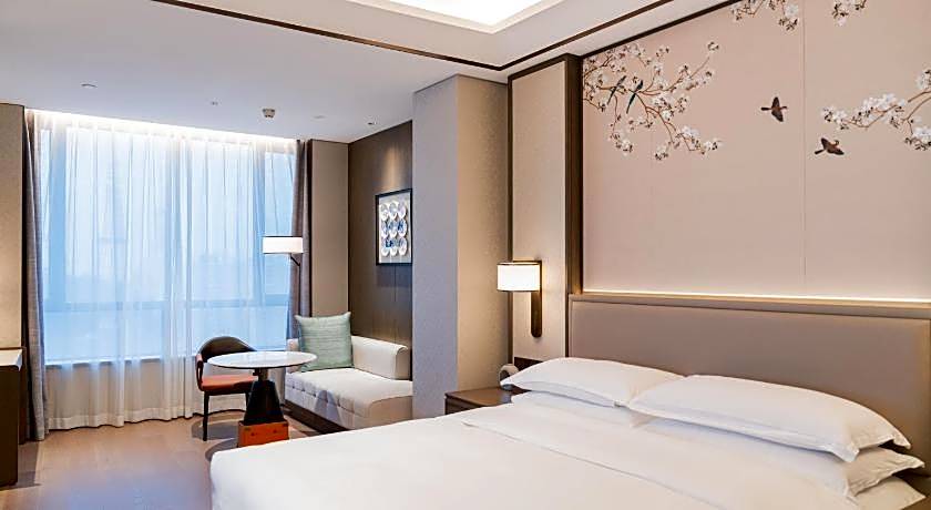 Yuexiu Hotel Guangzhou, Curio Collection by Hilton