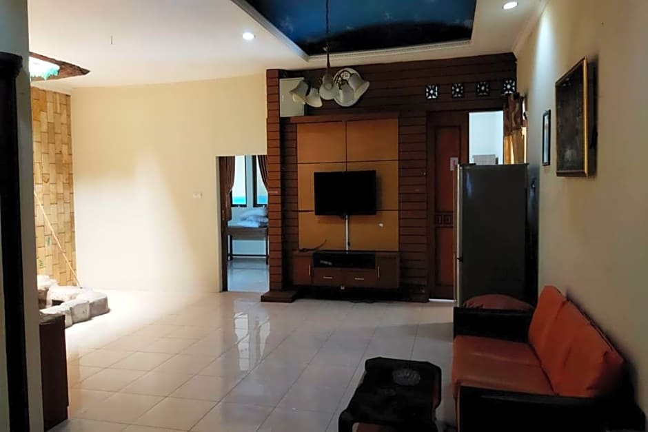 SPOT ON 92424 Wulan Homestay Syariah