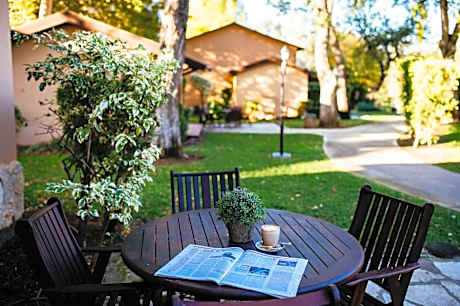 Garden Suite (2 Adults + 2 Children)