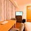 honeys guest house elevator , wash machine, huge closet space, private bathroom, walk to skytree in 10 minutes