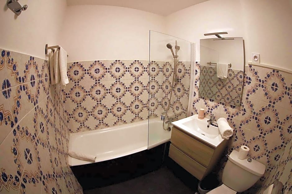 Brit Hotel le Cygne