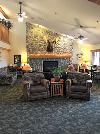 Moose Lake Lodge & Suites