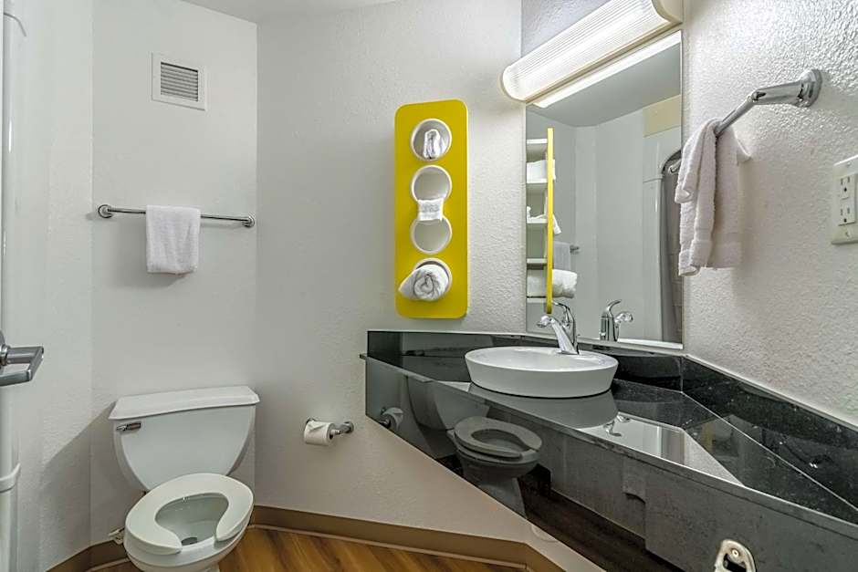 Motel 6-Fort Mill, SC - Charlotte