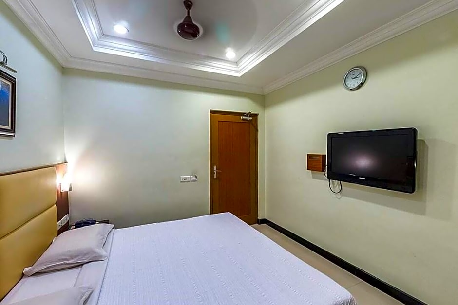 Hotel Arasan Sapthagiri