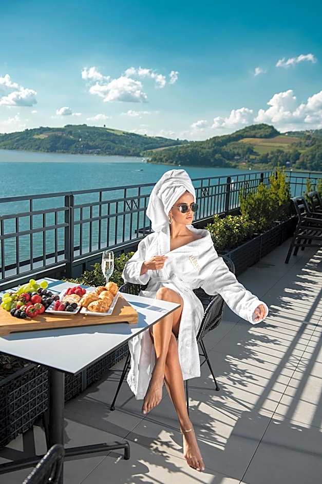 Heron Live Hotel Marina & SPA