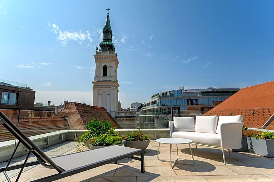 Emerald Hotel by Continental Group