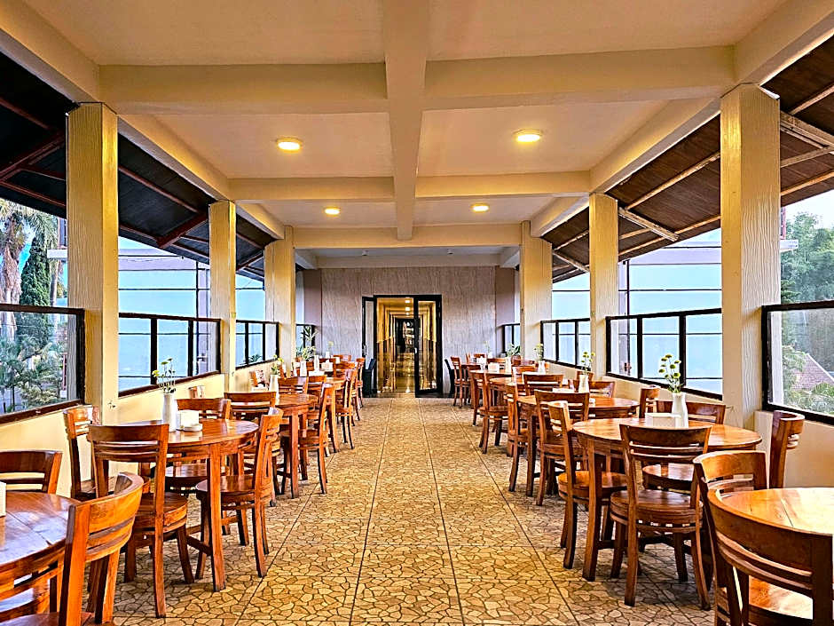 SPENCER GREEN HOTEL