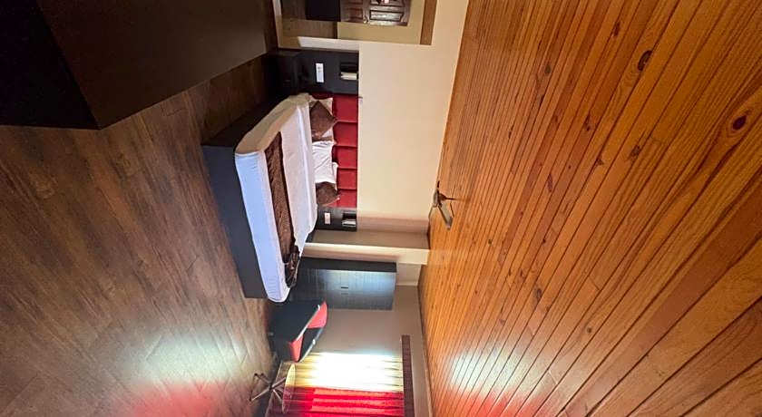 Hotel MMR Manor MG Marg