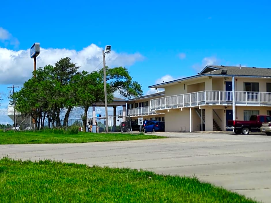 Travelers Inn Topeka