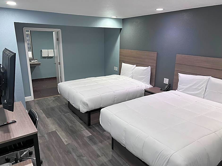 Surf City Inn & Suites