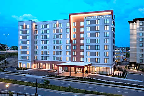 Hyatt Place Montreal Airport