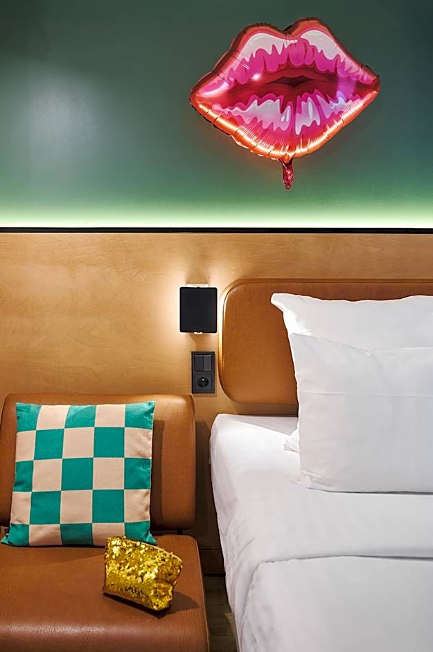 Moxy by Marriott Paris Bastille
