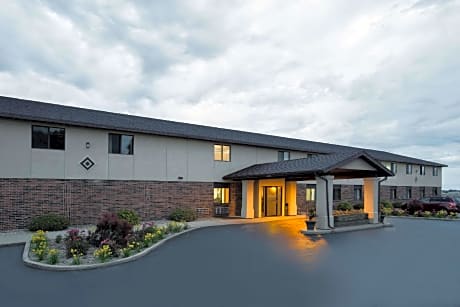 Super 8 by Wyndham Oshkosh Airport