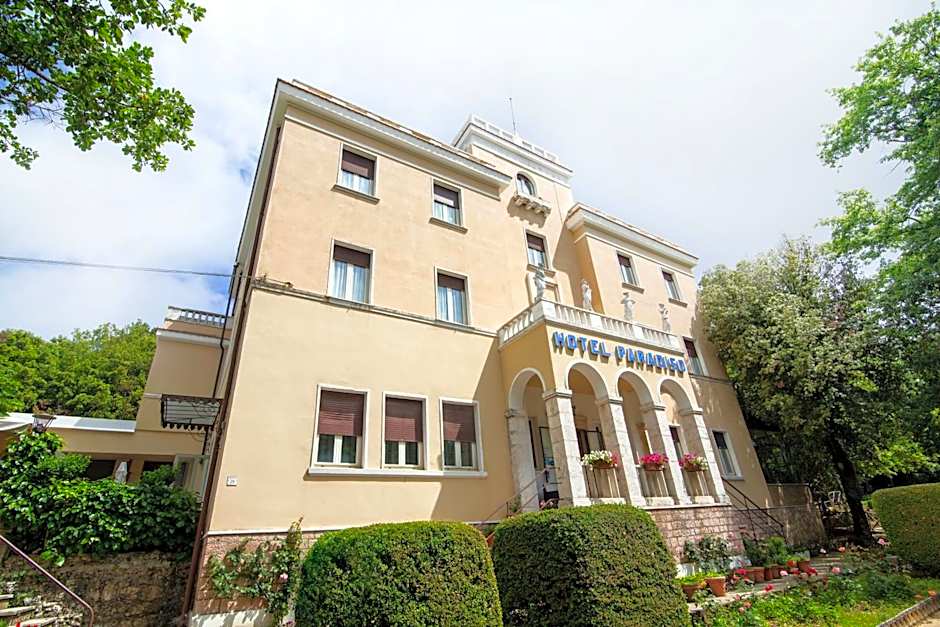 Hotel Paradiso