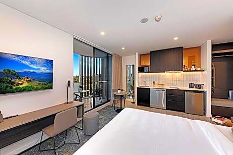 Littomore Suites Kingswood