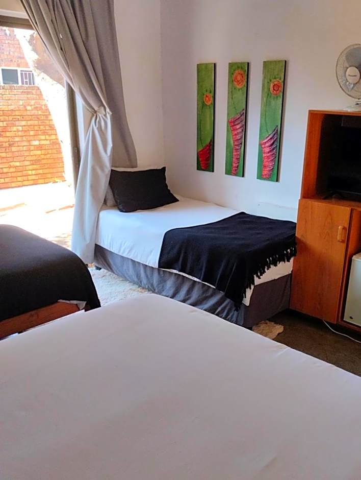 Woodpecker Guesthouse Middelburg Mpumalanga