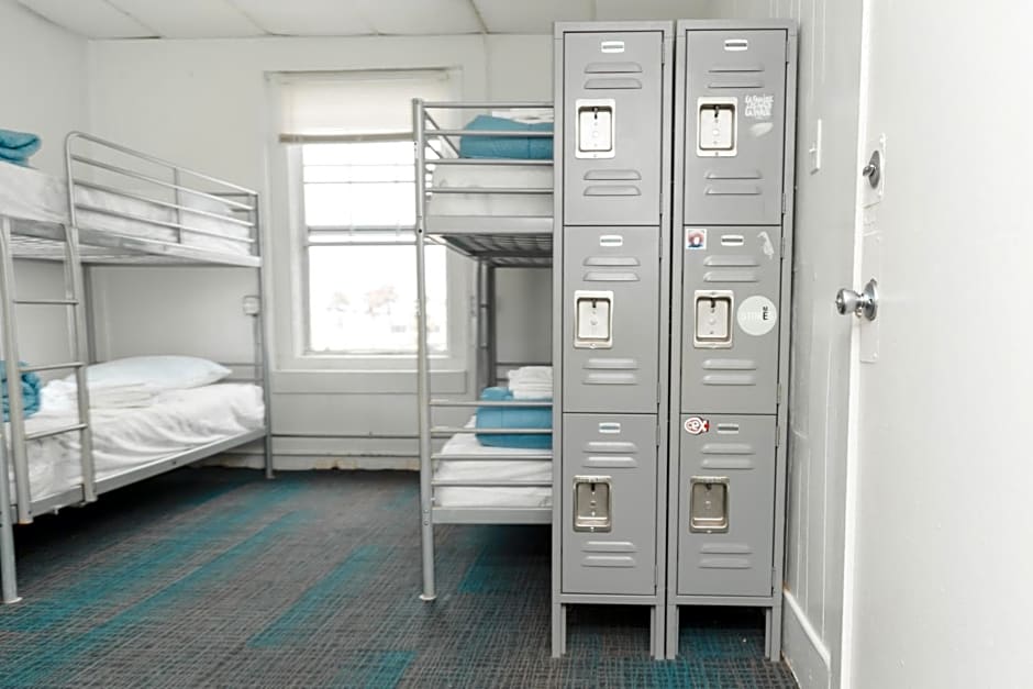 ITH Surf City Hostel Hermosa Beach