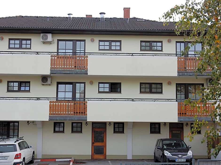 Garni Hotel & Apartments Terano