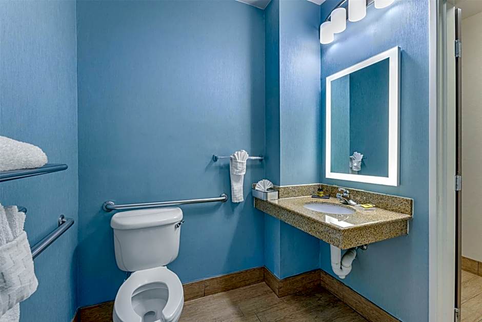Best Western Plus Wasco Inn & Suites