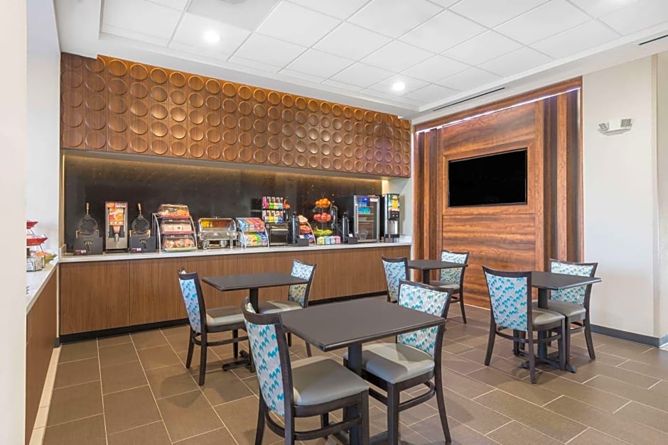 Wingate by Wyndham Lubbock