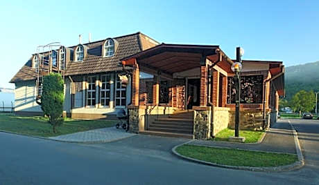 Hotel Armales