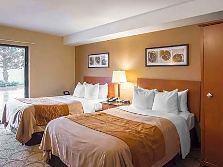 2 Double Beds, Nonsmoking, Upgrade