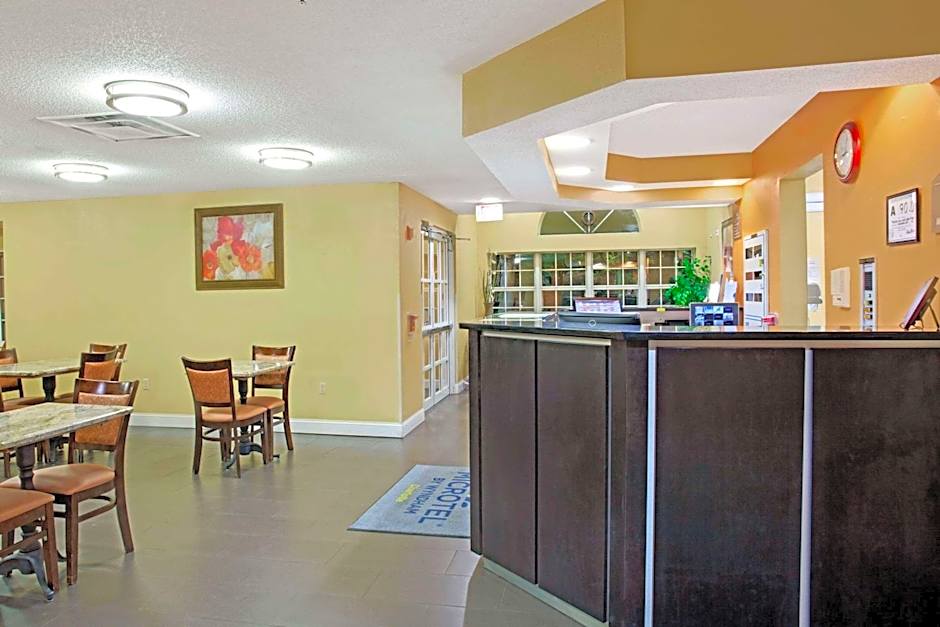 Microtel Inn & Suites by Wyndham Charlotte/University Place