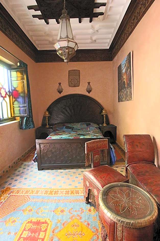 RIAD MAKENE MOUCHKILL