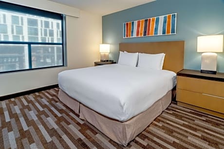 King Studio Suite With Kitchen - Disability Access