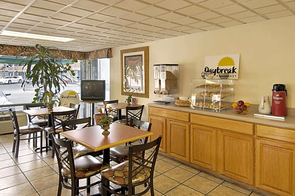 Days Inn by Wyndham Myrtle Beach-Grand Strand