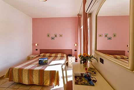 Double Room with Pool View