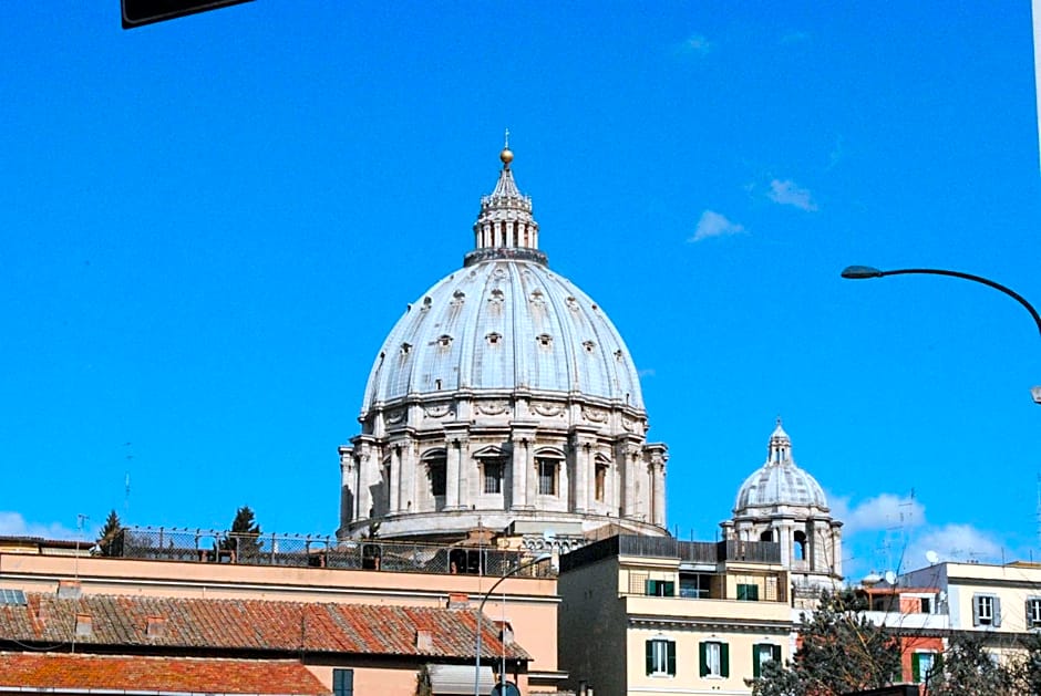 Di Fronte alla Cupola