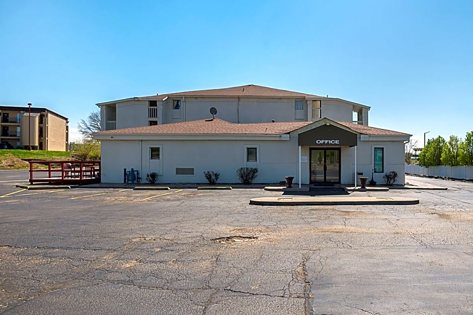 Motel 6 Blue Springs, MO