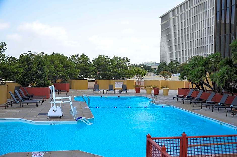 DoubleTree By Hilton Houston Greenway Plaza
