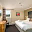 Honest Lawyer Hotel