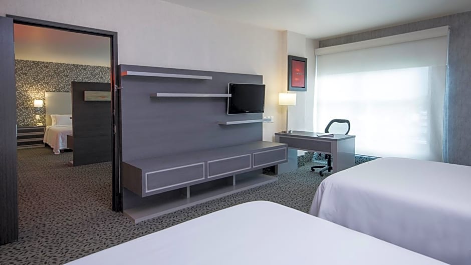 Holiday Inn Express & Suites Queretaro By IHG
