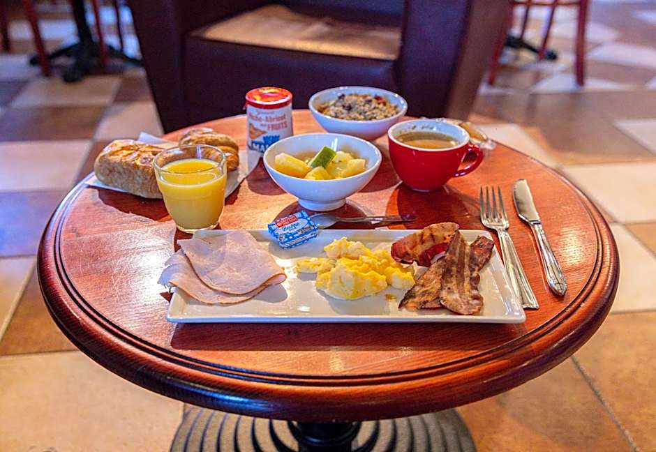 B&B HOTEL Blois Nord Vallée Maillard