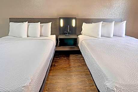 Quadruple Room - Disability Access - Roll in Shower