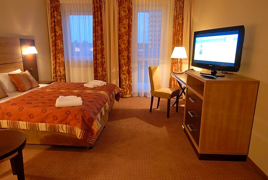 Photo 1 of 5 of Standard 1 Double Bed or 2 Beds