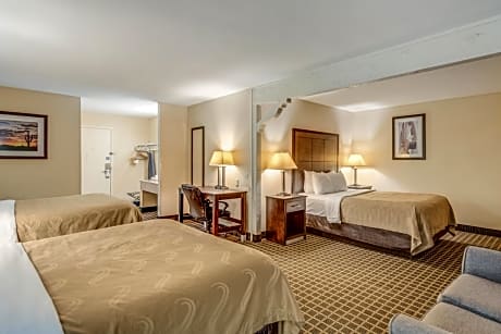 Standard Queen Room with Three Queen Beds - Non Smoking/Pet Friendly