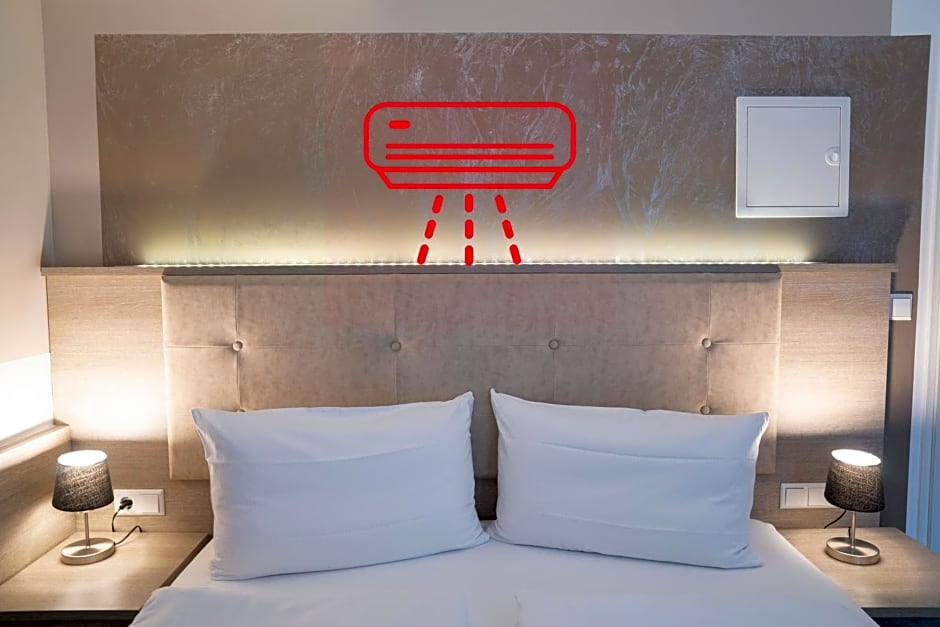 Alpha & Omega Hotel
